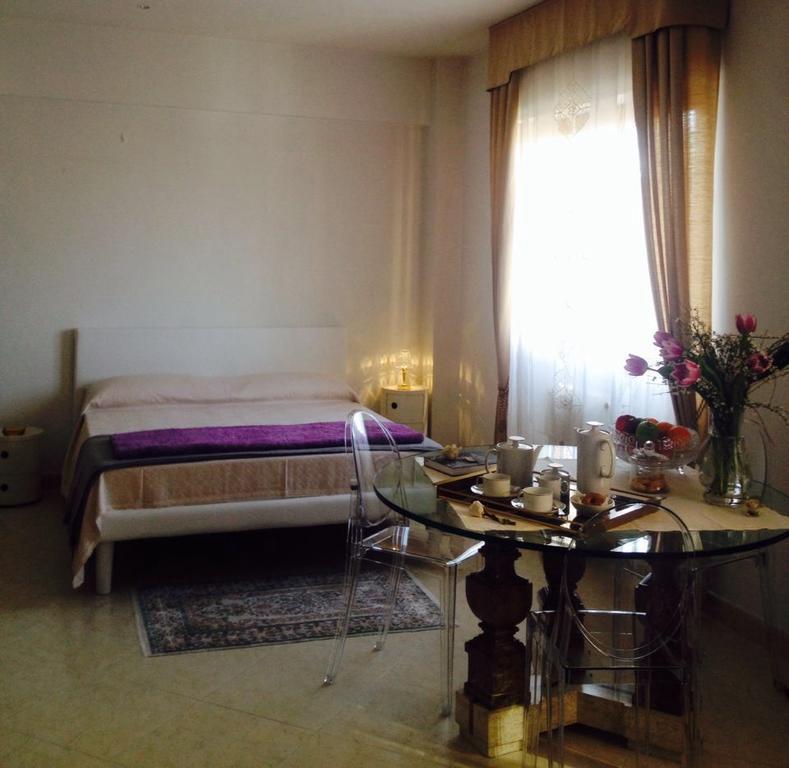 L'Attico Del Centro Bed and Breakfast Matera Exteriör bild